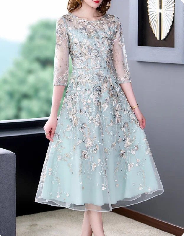 Luxe Women's Fashion New Dress Palace Style Embroidery Elegant Half Sleeve Midi Dress High-End Crew Neck Dress