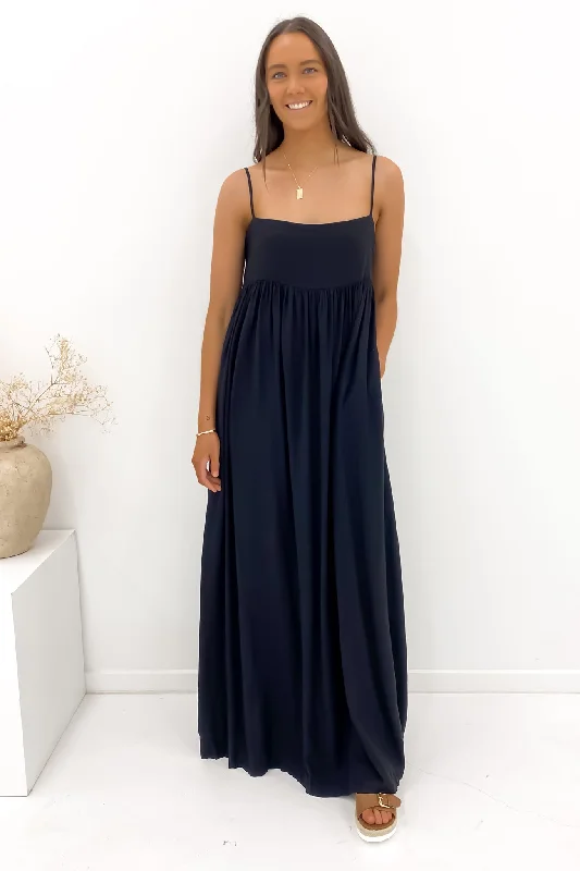 Latest Trends Zadie Maxi Dress Black