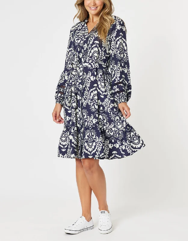 Women's Chic Apparel Emily Dress - Navy/White