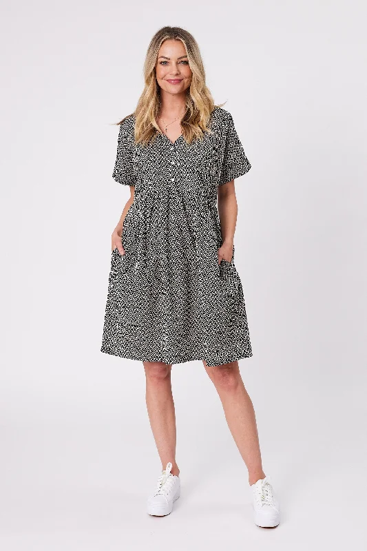 Seize Bargains Gloss by Shine On Joy Buttoned Midi Dress Geo Print