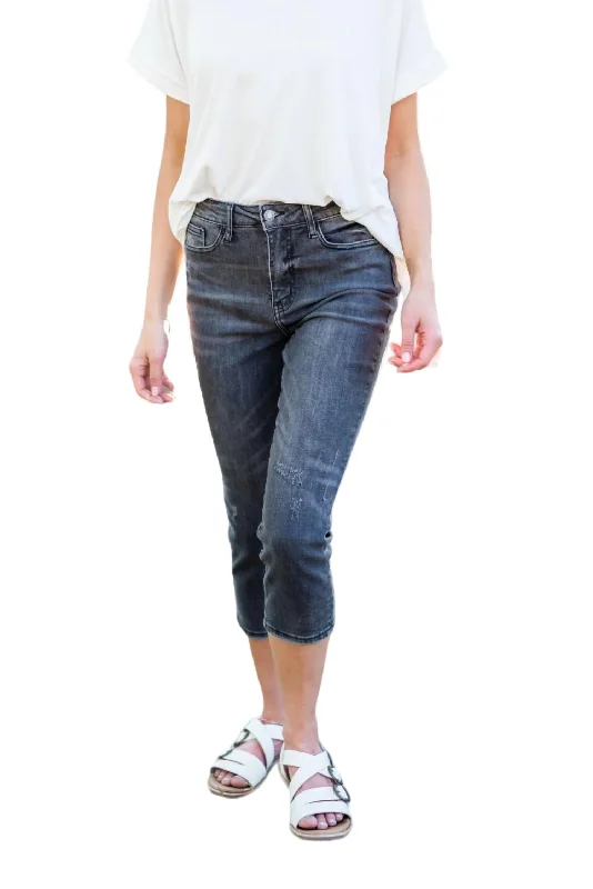 Innovate Your Wardrobe Alright With Me Capri Jeans In Judy Blue