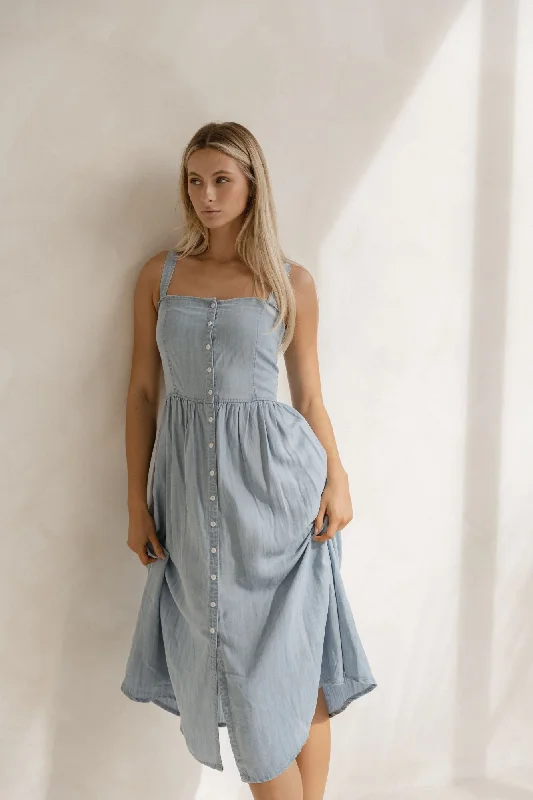 Season Sale Sass Rye Midi Dress Chambray