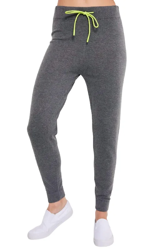 Stylish Women's Apparel Chill Factor Jogger In Fog