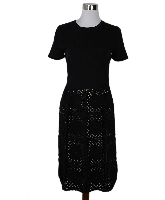 Elegant Contour Carolina Herrera Black Wool Crochette Dress sz 4
