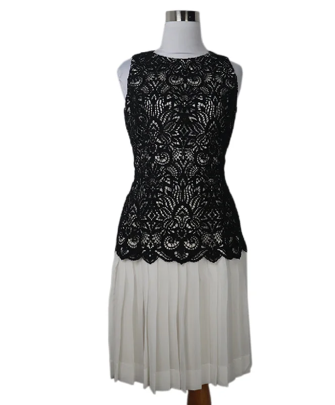 Sophisticated Style Oscar De La Renta B&W Lace Pleated Dress sz 4