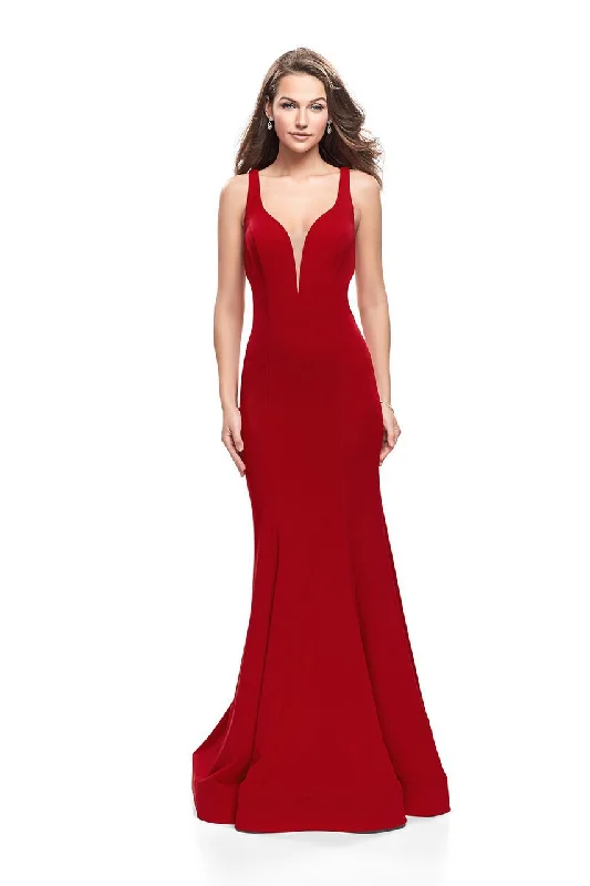 Casual Chic La Femme - 25594 Plunging Sweetheart Jersey Mermaid Gown