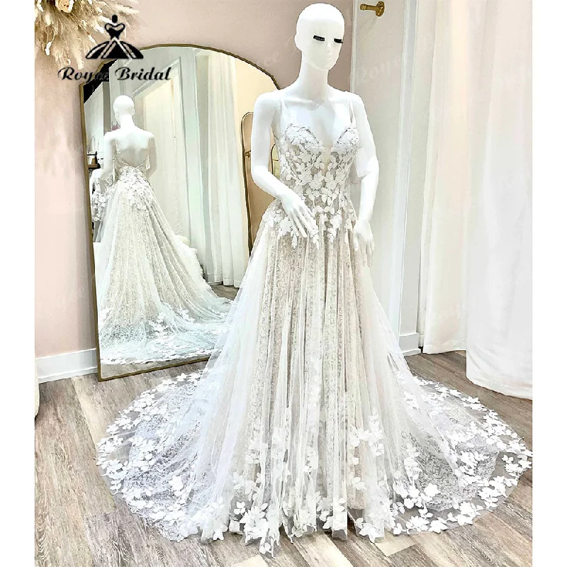 Crazy Discounts, Hurry Up Vintage Plunging Lace Floral Champagne Open Back Boho Women Wedding Dress 2025 Bridal Gowns Spaghetti Straps abito da sposa Sexy Crazy Discounts, Hurry Up Vintage Plunging Lace Floral Champagne Open Back Boho Women Wedding Dress 2025 Bridal Gowns Spaghetti Straps abito da sposa Sexy