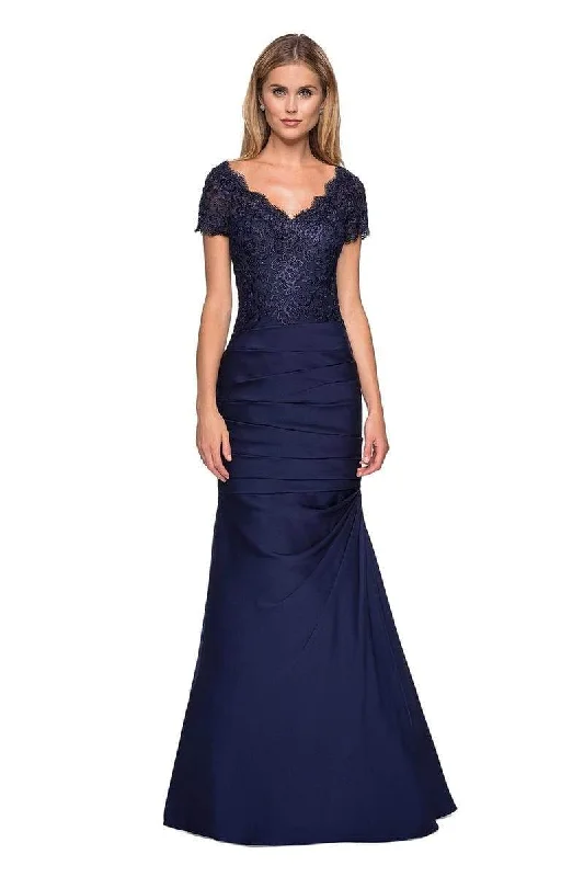 Women Wear Boutique La Femme - Short Sleeve Scalloped Lace Bodice Trumpet Gown 26979SC - 2 pcs Navy In Size 10 and 12 Available