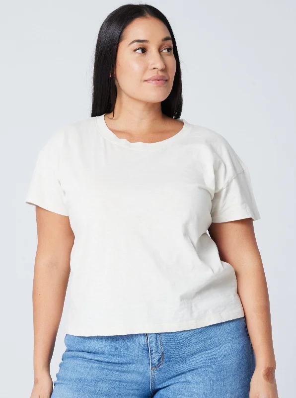 Evening Looks Women's Easy Crop Tee - Stone