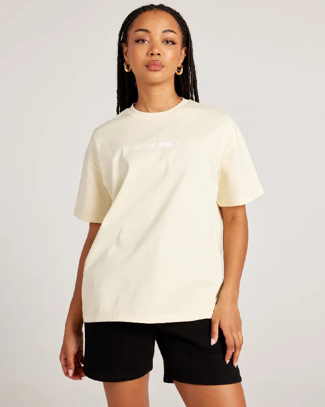 Sporty Streetwear Pursuit Women's Tee - Butter