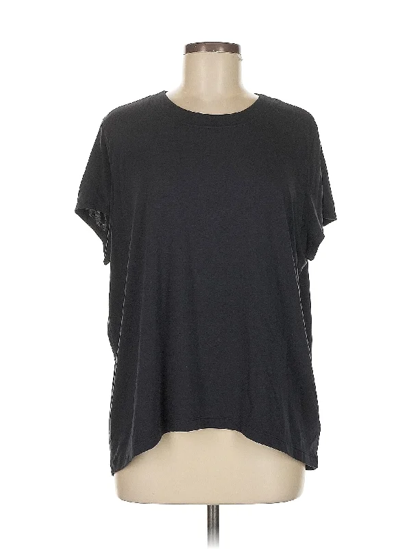 Trendsetter's Closet Short Sleeve T Shirt