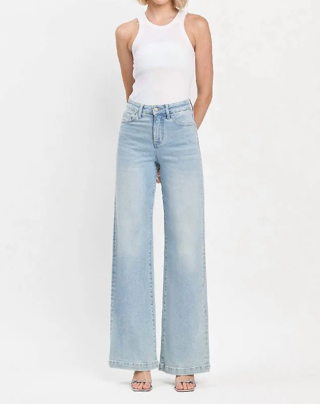 Chic Outfits Optimistic Wide Leg Jeans In Light Wash Denim