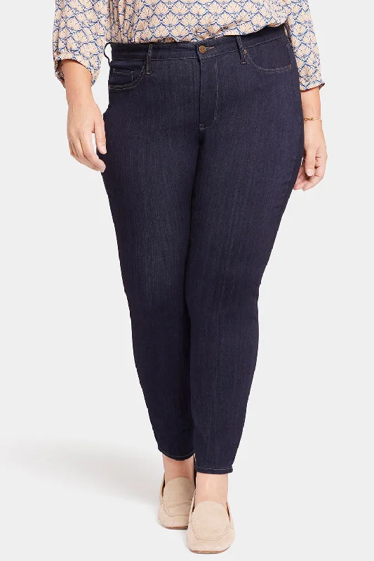 Trendy Online Boutiques Ami Skinny Jeans In Plus Size - Mabel