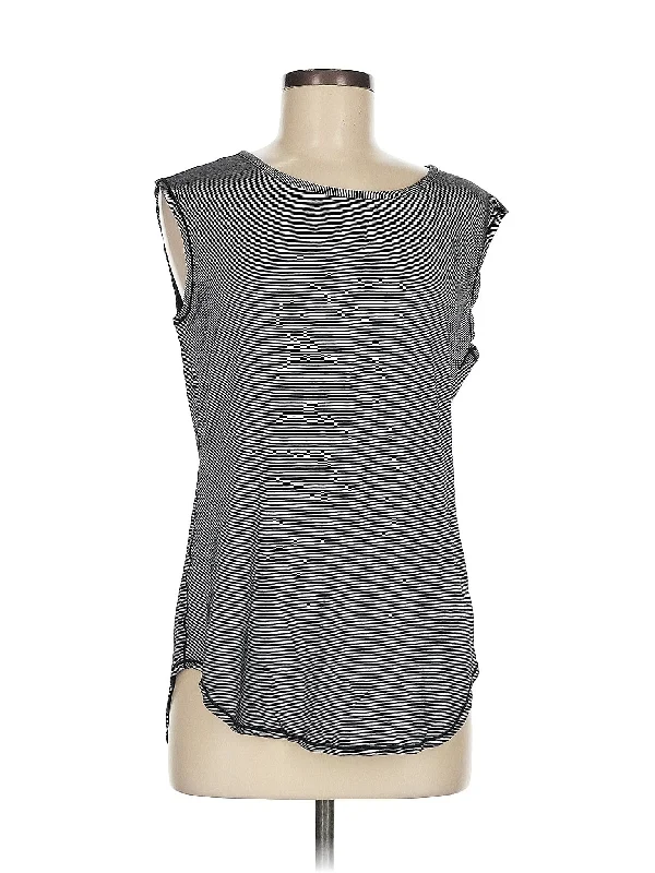 Plus Size Women Wear Sleeveless T Shirt