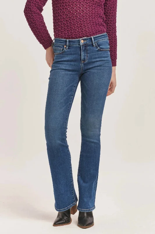 Relaxed Style Jaxtyn Midtown Bootcut Jeans In Blue