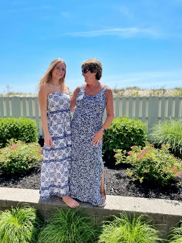 Fashion Essentials Maui Maxi Dress Variegated Leaves Navy/White