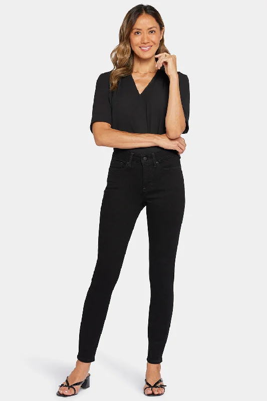 Timeless Classics Ami Skinny Jeans In Tall - Black