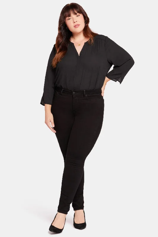 Boutique Styles Ami Skinny Jeans In Plus Size - Black